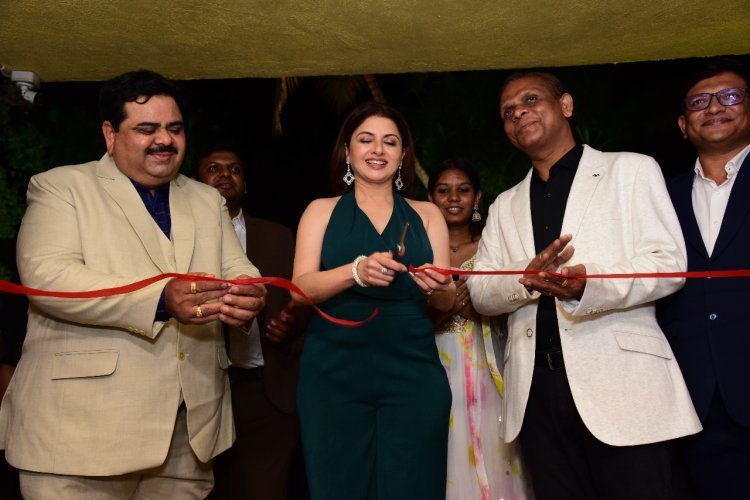 Bhagyashree Adds Glamour to Goa: Star Actress Chief Guest at Green Valley Beach Resort Unveiling